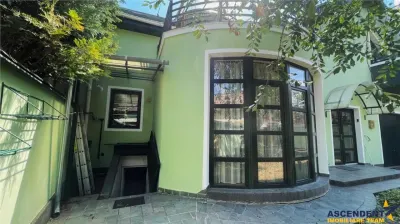 Vila individuala, arhitectura aparte, garaj, terasa,  balcon, Semicentral, Targu Mures. - foto 20