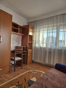 Piata Dacia - ap 3 camere decomandat cu 2 balcoane si geam la baie, mobilat - foto 3
