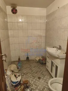 Nicolina - etajul 1 Apartament 2 camere 59 mp decomandat cu centrala proprie - foto 7