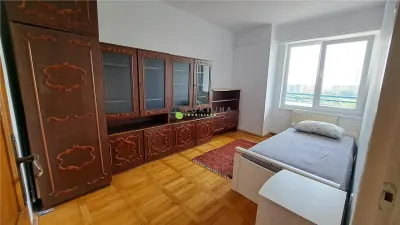 Penthouse 4 camere, mobilat si utilat modest, strada Toamnei - foto 3