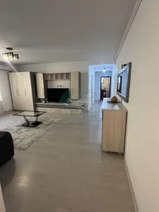 Apartament 2 camere cu balcon zona Strand - foto 3