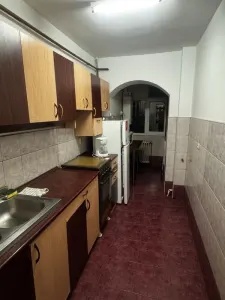 Apartament 2 camere decomandat, ultracentral, lângă Palas și Moldova Mall - foto 4