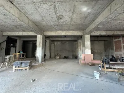 Spatii comerciale de inchiriat de la 72mp - foto 9