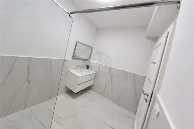 Apartament 3 camere cu balcon si loc de parcare in zona Calea Surii Mici - foto 12