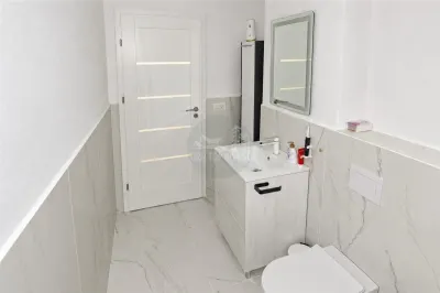 Apartament 3 camere cu balcon si loc de parcare in zona Calea Surii Mici - foto 10