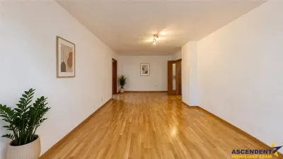 Decomandat si generos, 3 camere, 2 bai, potential de amenajare, Tractorul, Brasov - foto 9