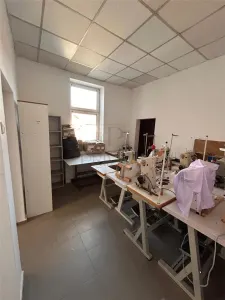 Spatiu comercial - zona linistita - aer conditionat  - 3 camere - 70 mp - foto 4
