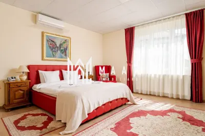 Casă 5 camere | Bul.Vasile Milea , Sibiu | 200 mp, curte - foto 12