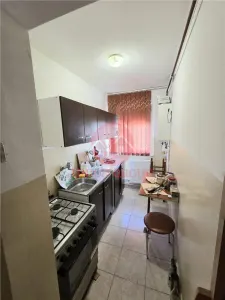 Apartament 3 Camere, Decomandat, Zona Km 4-5 - foto 12
