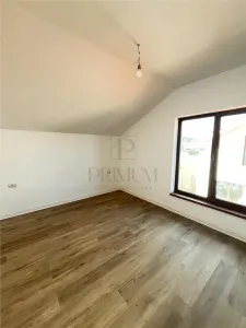 Giroc - Duplex despartit prin carport - 4 Camere - 2 Bai - Zona buna - foto 6