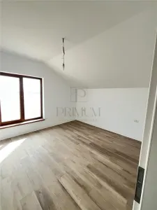 Giroc - Duplex despartit prin carport - 4 Camere - 2 Bai - Zona buna - foto 9