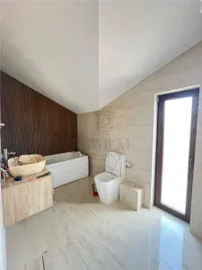 Giroc - Duplex despartit prin carport - 4 Camere - 2 Bai - Zona buna - foto 10