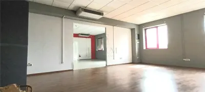 Spatiu  birouri  luminos  etaj 1- Aradului - foto 5